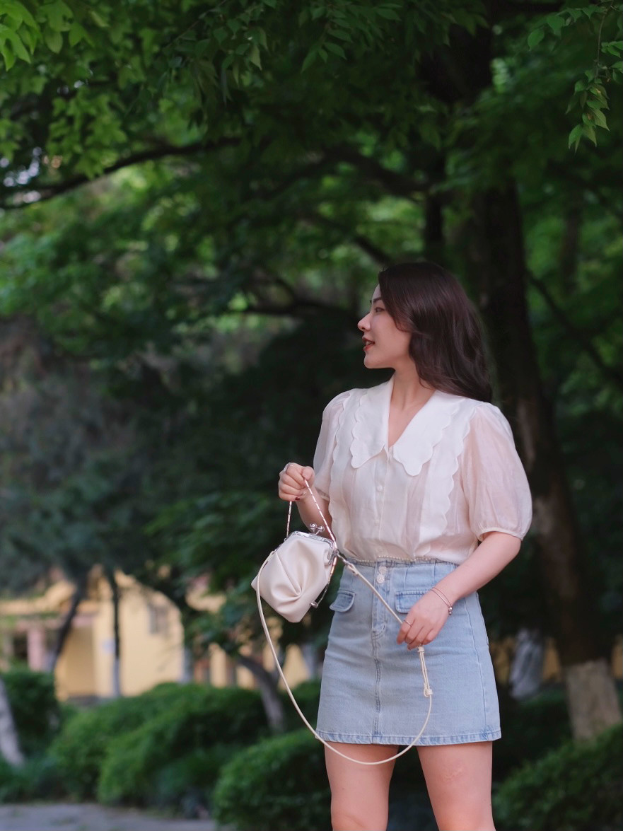 The ginger wheat grain JML is so cute and lovely. The Tense shirt makes you look younger and slimmer. The top with puffed sleeves is versatile for summer Application Scenario